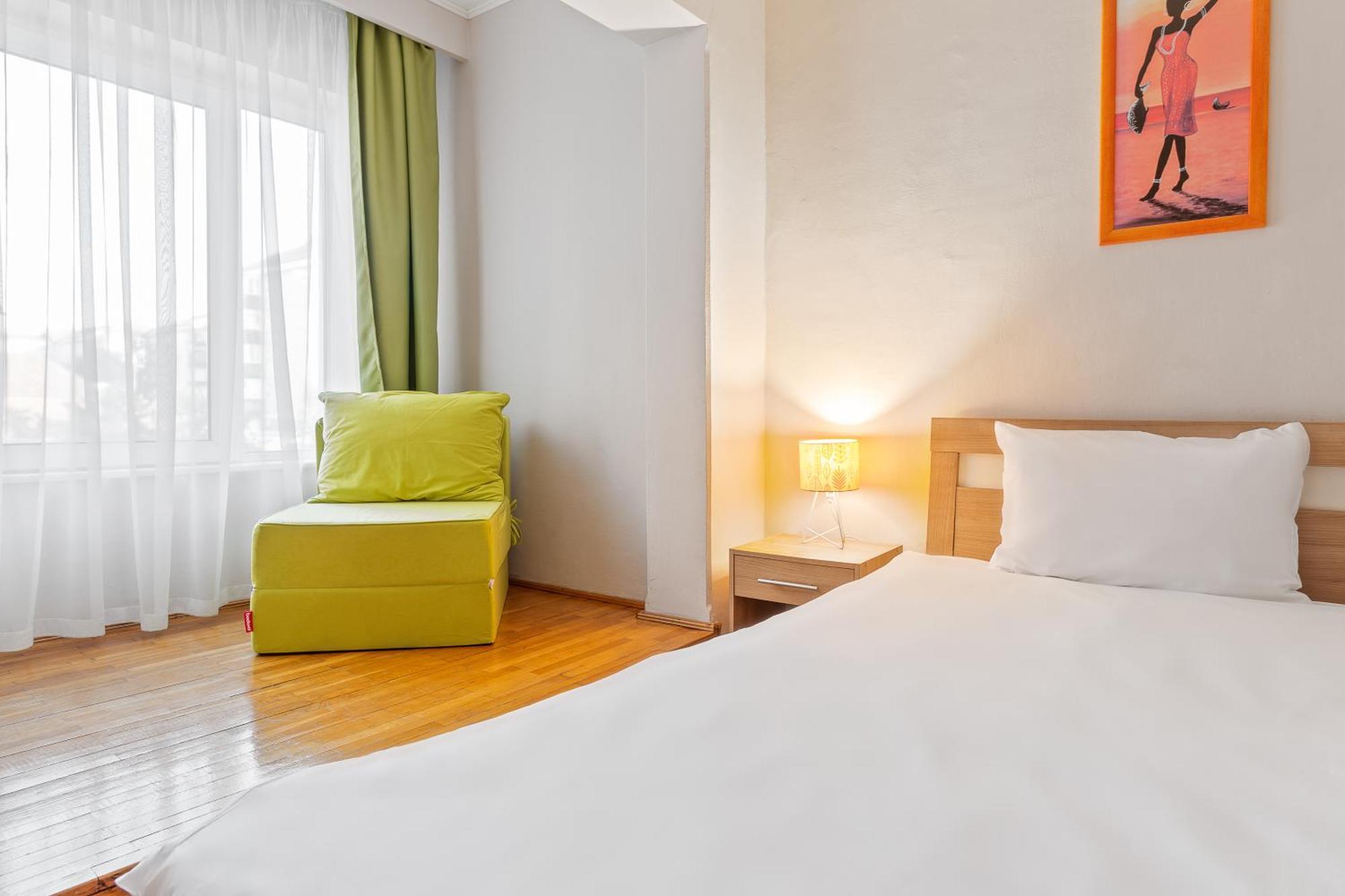 Apartament Helena Орадя Экстерьер фото